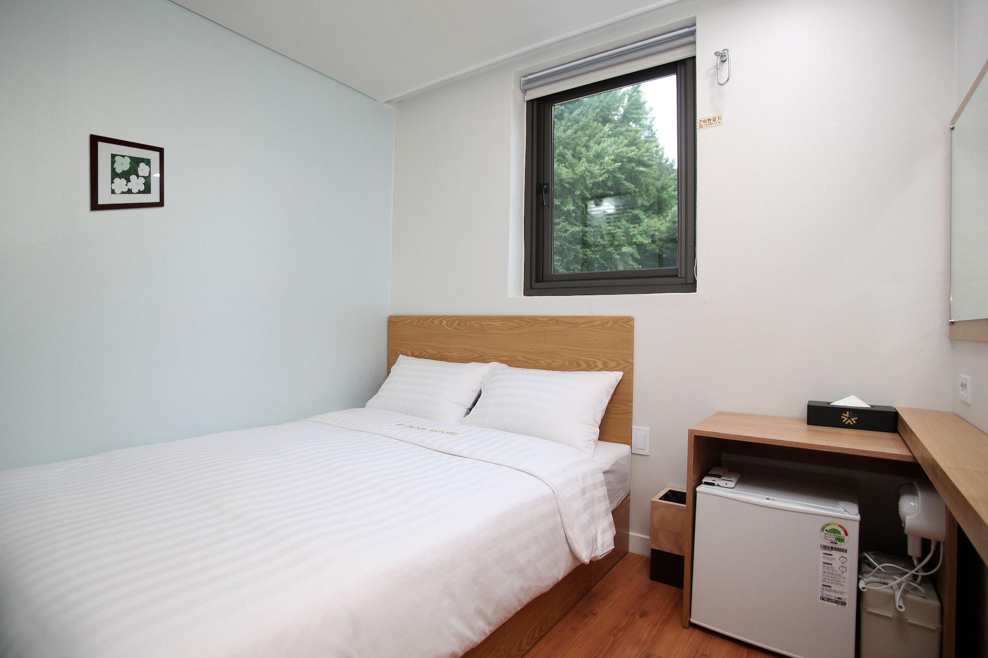 Hotel K-pop Station 3*